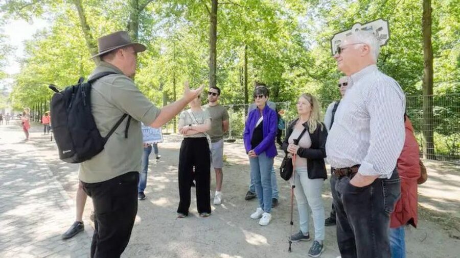 Berlin: Hitler's Berlin The Rise & Fall Guided Walking Tour - Hitler’s bunker site: where Berlin’s last days took shape