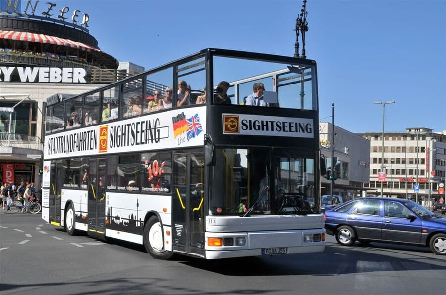 Berlin: Hop-On Hop-Off City Tour by Bus and Boat - The bus loop: schedule, frequency, and how to start smart