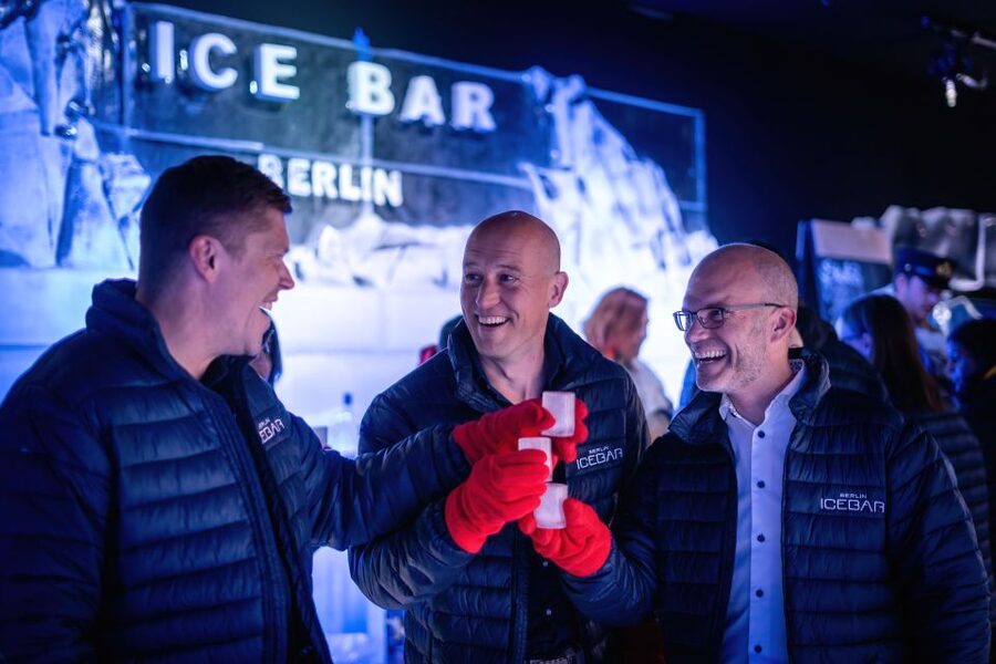 Berlin: Icebar Entrance with Complimentary Drinks - From Warm Lounge to Real Ice: How the Flow Works