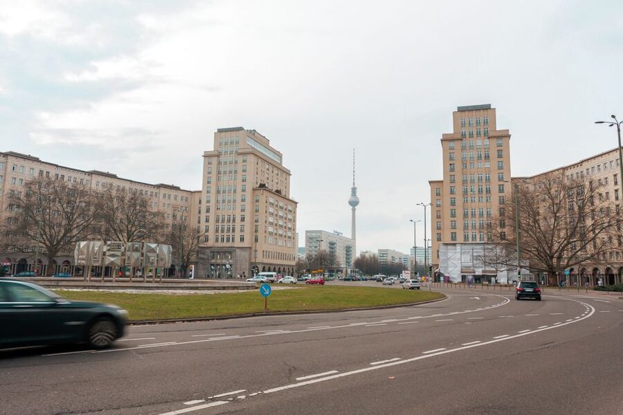 Berlin: Karl-Marx-Allee 2-Hour Tour - Hochhaus an der Weberweise: When the Skyline Becomes the Message
