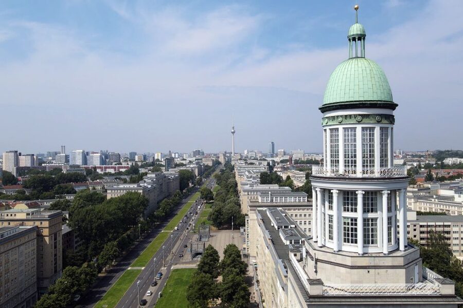 Berlin: Karl-Marx-Allee 2-Hour Tour - Church of the Resurrection Ruins and Strausberger Platz Gateway