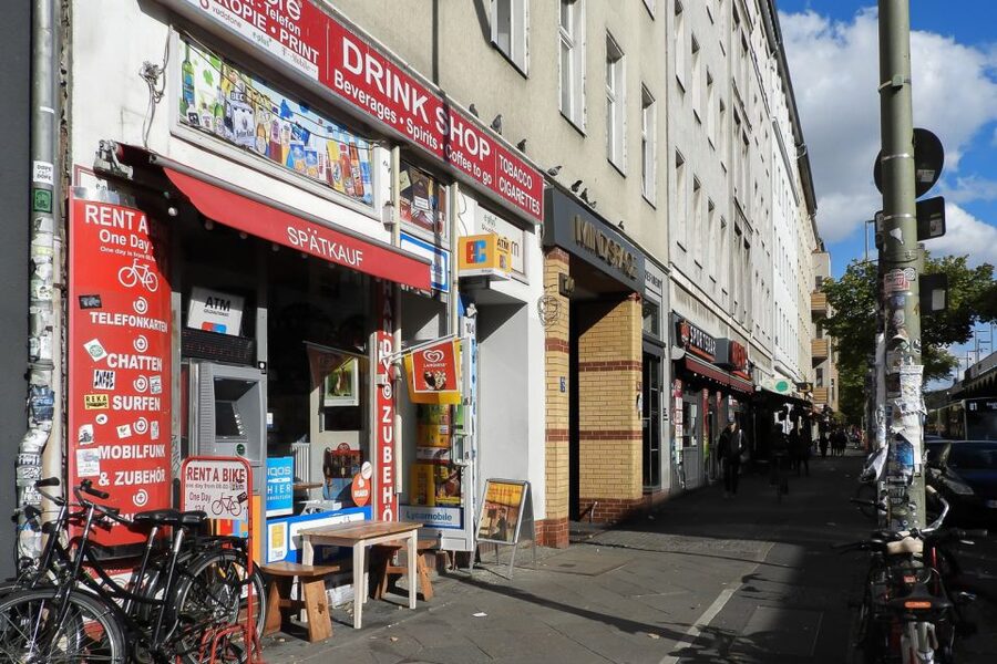 Berlin: Kreuzberg Guided Walking Evening Tour - Kreuzberg After Dark: Why a guided walk beats reading a guidebook