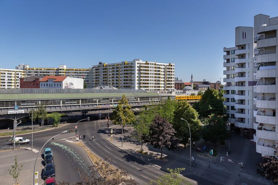 Berlin: Kreuzberg Guided Walking Evening Tour - The photo-stop stretch: Oranienstraße addresses and what they add to the story