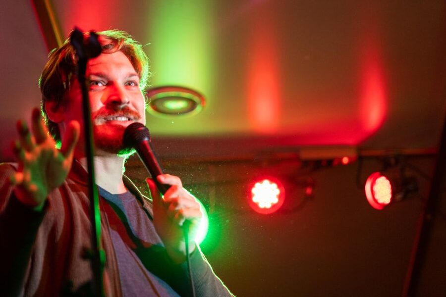 Berlin: Laughing Spree Comedy Show on a Boat - English stand-up on the Spree: what you really get for the $15