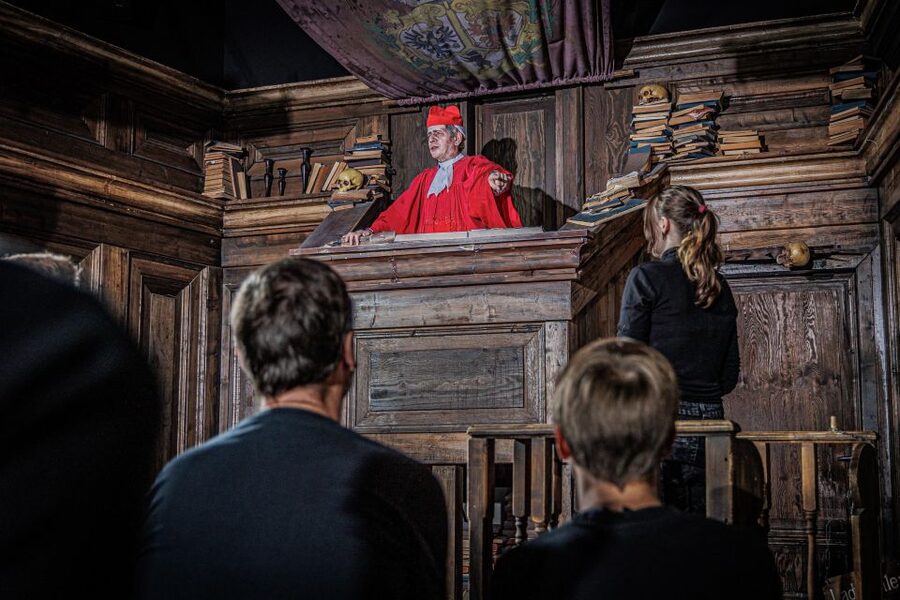 Berlin: Madame Tussauds Museum & Berlin Dungeon Combo Ticket - Exitus Indoor Free-Fall Tower: The Physical Thrill Moment