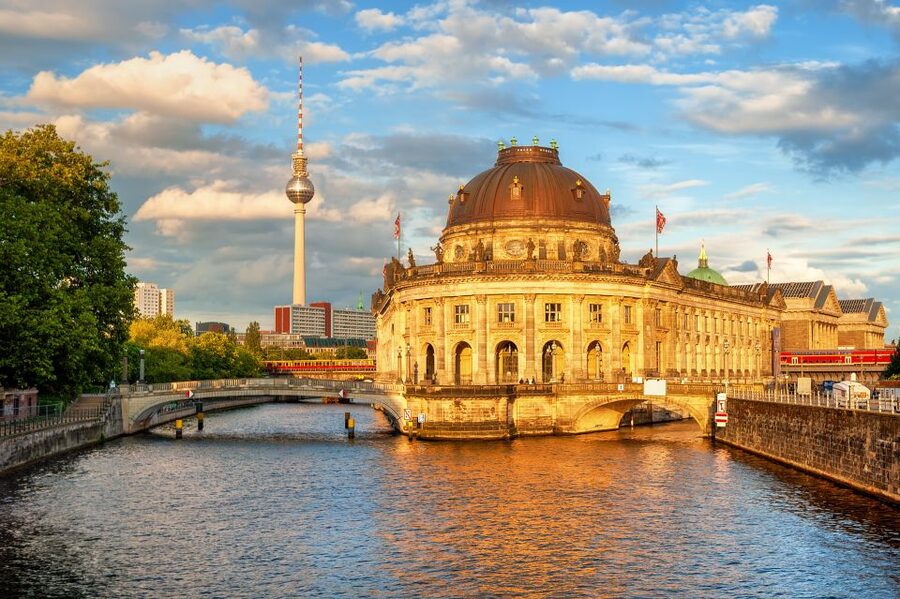 Berlin: Museum Island Guided Walking Tour - Museum Island: how the UNESCO museum cluster lands when someone explains it