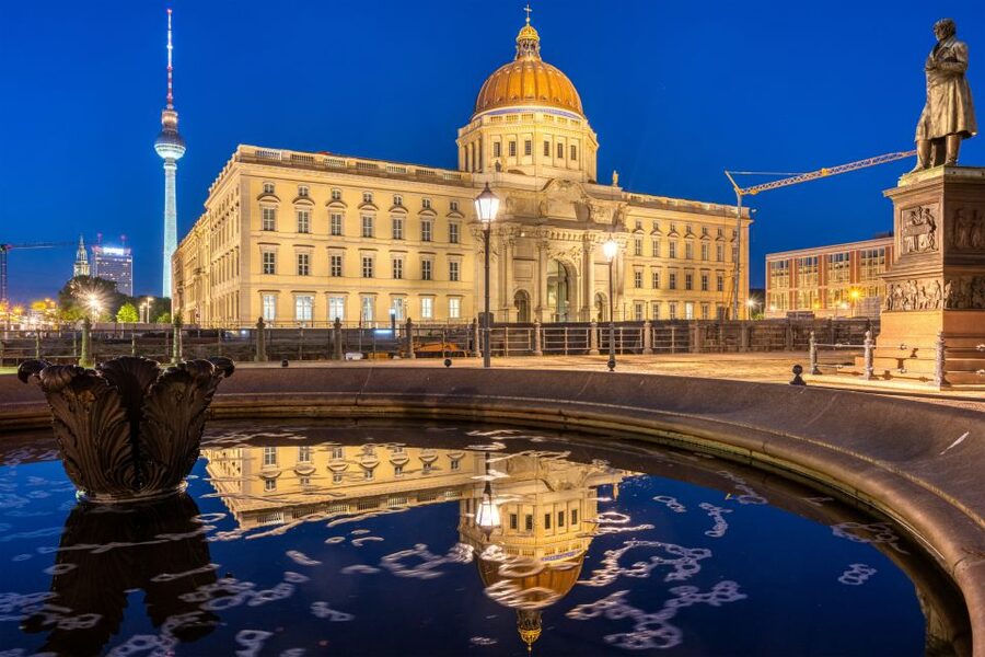 Berlin: Museum Island Guided Walking Tour - Historical harbor and ship lock: adding a maritime chapter to a museum day