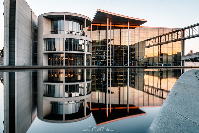 BERLIN PHOTO TOUR with a professional Photographer from Berlin - Blue hour advice you will actually use