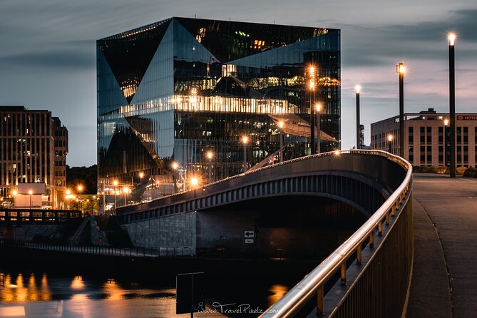 BERLIN PHOTO TOUR with a professional Photographer from Berlin - Tripod help and what it means for your photos