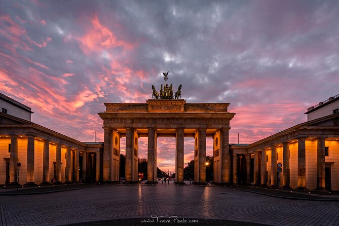 BERLIN PHOTO TOUR with a professional Photographer from Berlin - Two possible routes, both built around classic and modern Berlin