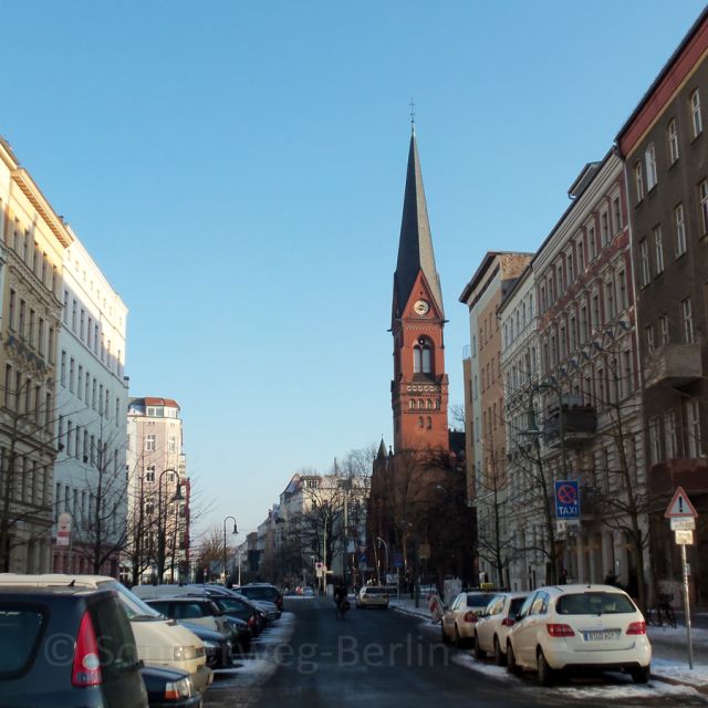 Berlin: Prenzlauer Berg District Guided Walking Tour - The Guide Makes It: History, Architecture, Humor, and Questions That Stick