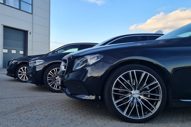 Berlin Private Airport/Hotels Transfer Service | English Speaking - Waiting time matters: 45 minutes standard, 60 minutes business