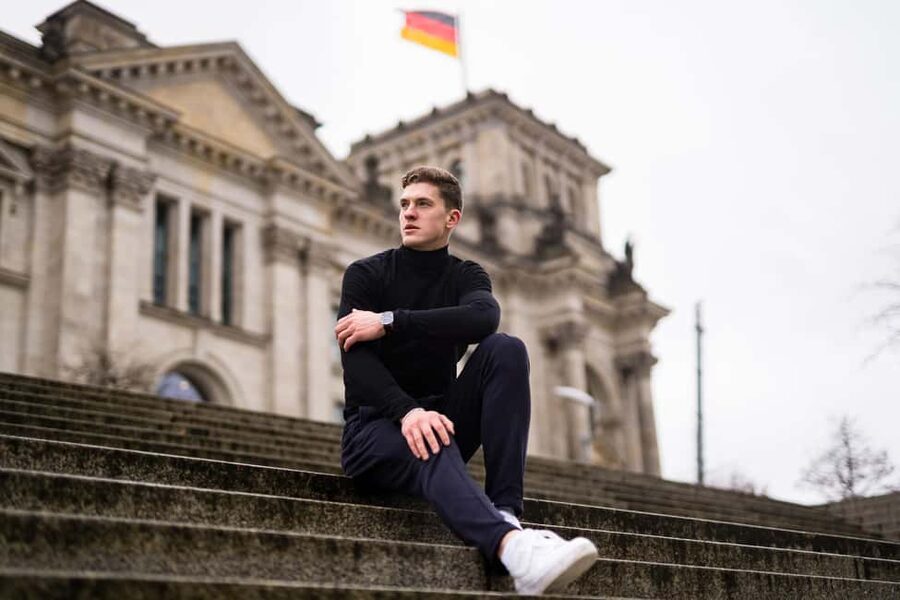 Berlin: Private Photo Session with Professional Photographer - RAW Unedited Files: When You Want Everything
