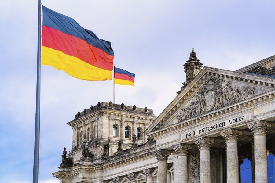 Berlin: Private Reichstag and Glass Dome Tour - Reichstag rooftop terrace: the view before the view
