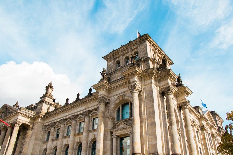 Berlin: Private Reichstag and Glass Dome Tour - Languages and guide style: how to get the most from your 90 minutes