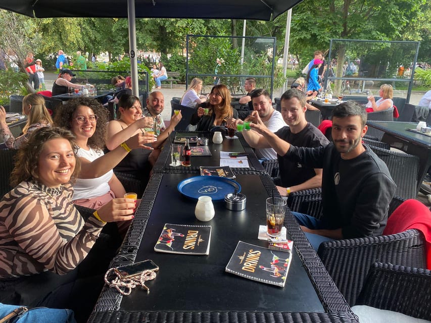 Berlin: Pub Crawl & Party with Free Shots & VIP Club Access - Mitte meets Friedrichshain: the smart pairing for a first Berlin night
