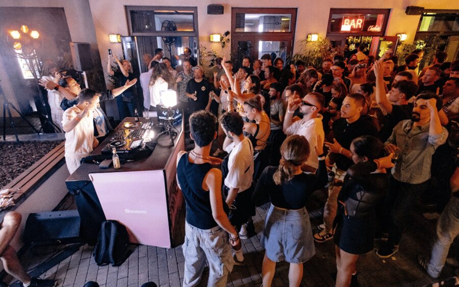 Berlin: Pub Crawl with Shots and VIP Club Entry - Key Things You’ll Notice On This Berlin Pub Crawl