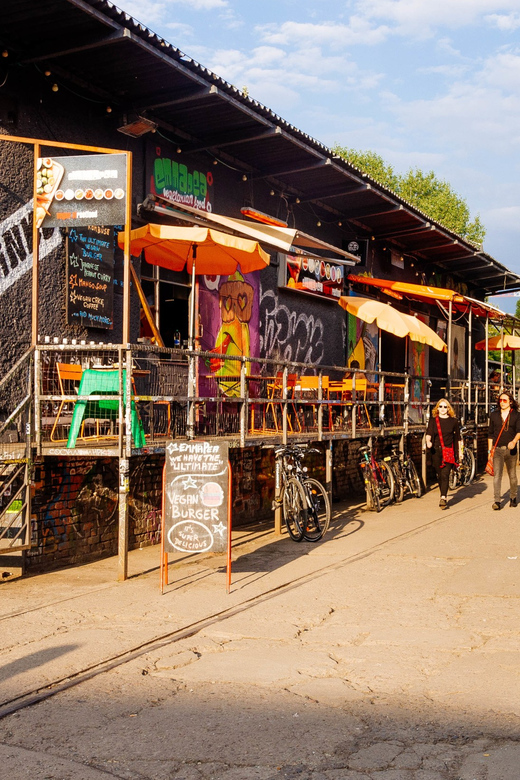 Berlin's Alternative Side: The Urban Jungle Tour - Boxhagener Platz Finale: Let the City Keep Talking After the Tour