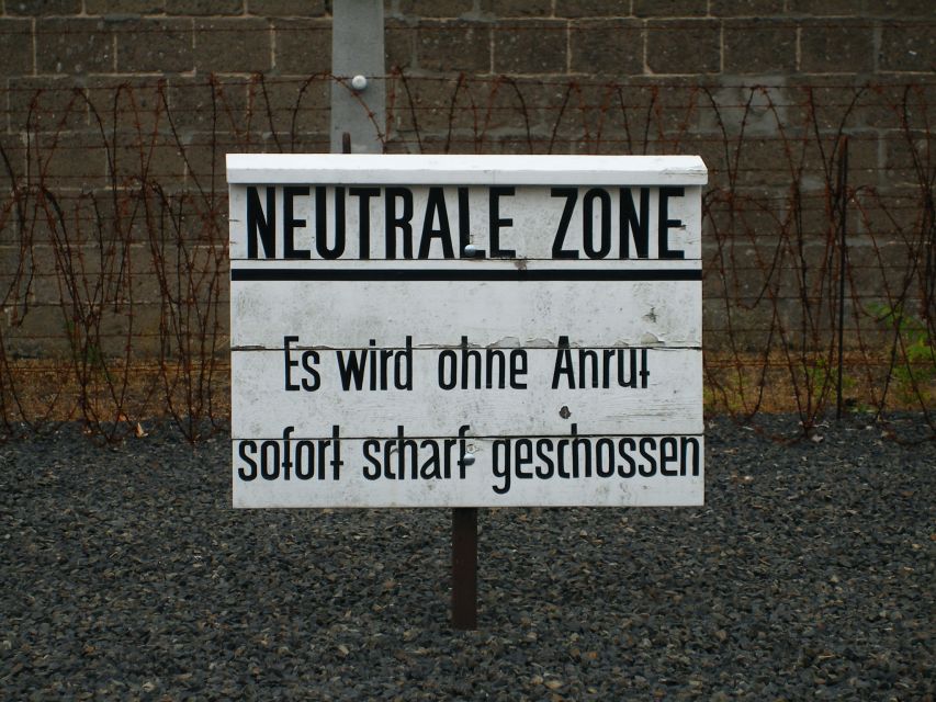 Berlin: Sachsenhausen Memorial 6-Hour Tour in Spanish - From Alexanderplatz to Sachsenhausen: the simple train setup