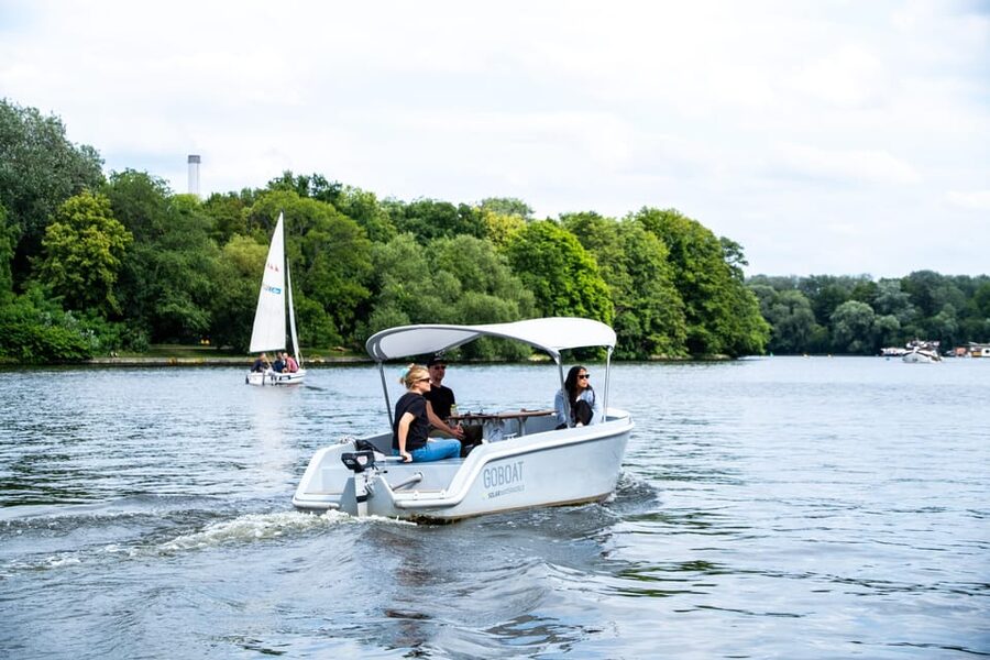 Berlin: Self-Drive Boat Tour - Picnic-Friendly Details: Blankets, Roof, and Real Relaxation