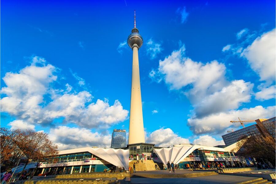 Berlin: Self-Guided Family and School Class Scavenger Hunt - Before you go: shoes, the box, and how to budget time