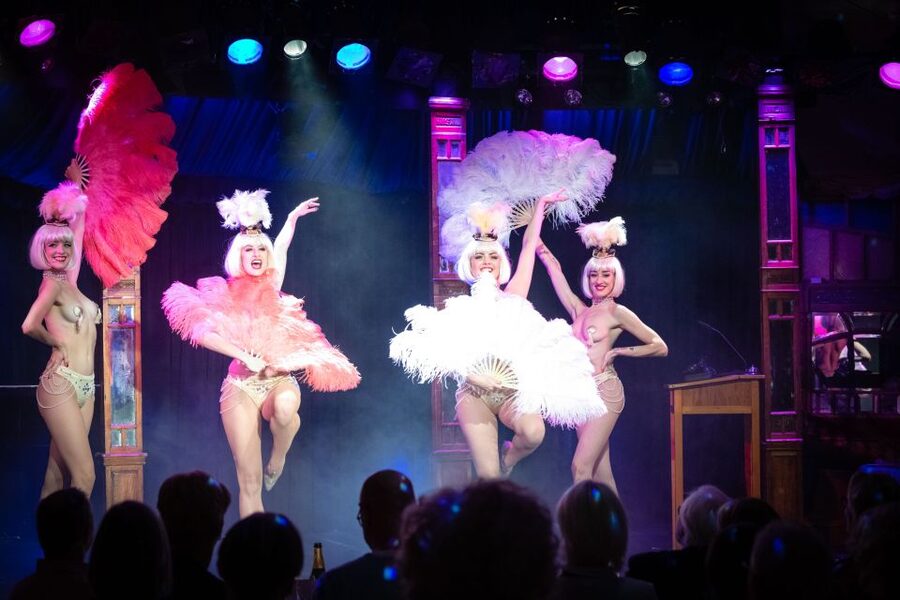 Berlin: Showgirls of Burlesque Show - Language tips for a German-hosted night