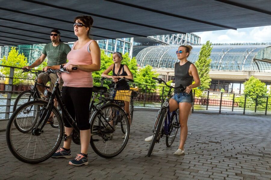Berlin: Sights and Highlights Bike Tour with a Local Guide - How the ride stays easy, safe, and actually enjoyable