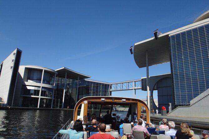 Berlin sightseeing boat tour on the Spree - Getting Oriented on the Spree in One Hour