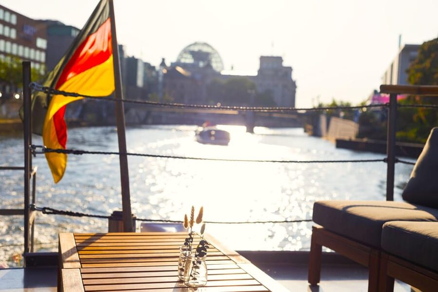 Berlin: Sightseeing Boat Tour on the Spree for Families - Berlin Icons, Reframed From the Spree