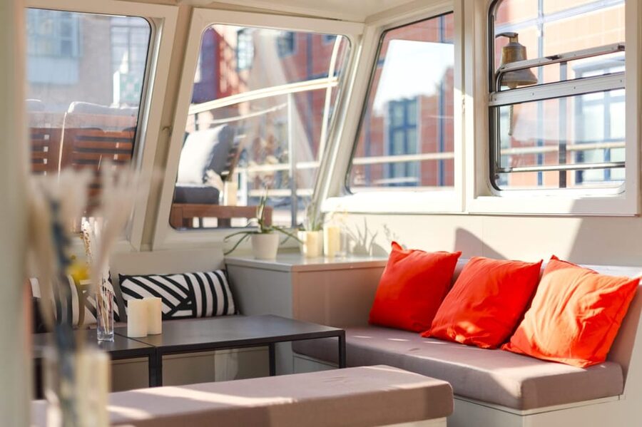 Berlin: Sightseeing Boat Tour on the Spree for Families - Food and Drinks Onboard: Convenient, But Plan Around Purchases