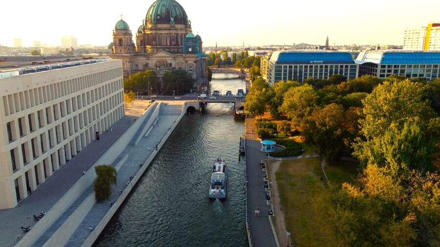 Berlin: Sightseeing Boat Tour on the Spree for Families - Price and Value: Does 37 USD Make Sense for You?