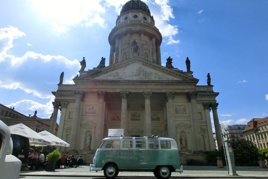Berlin: Sightseeing Tour in Classic Volkswagen T1 Samba Bus - The photo booklet, analog iPad format, and why it speeds up learning
