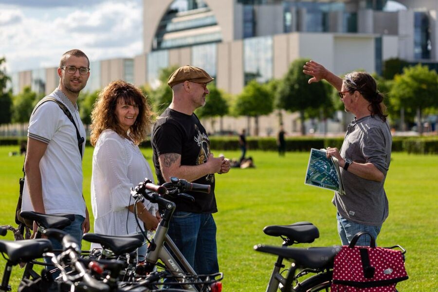 Berlin: Small Group Bike Tour Through City Center - Key moments that make this Berlin bike tour worth your time