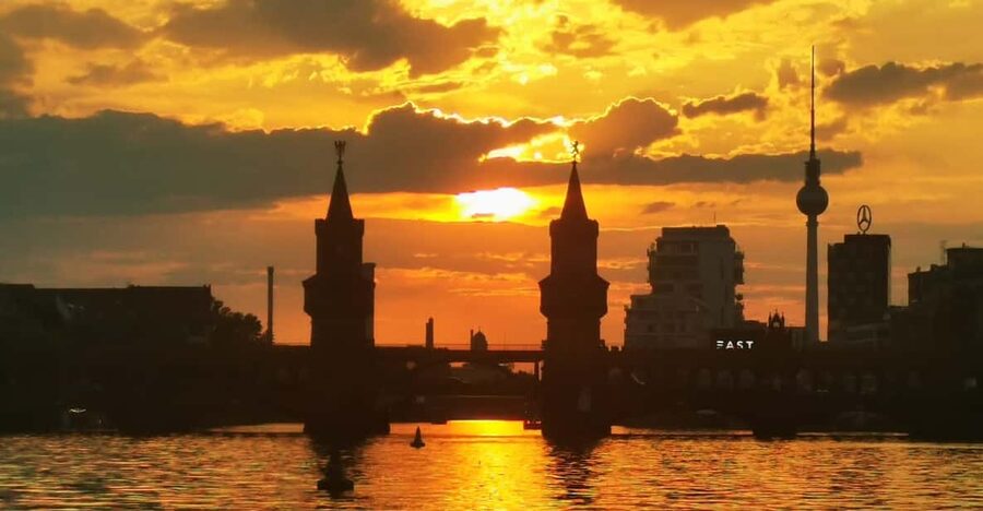 Berlin: Solar Powered Sunset Catamaran Cruise & Audio Guide - Quick hits on this solar-powered Spree sunset cruise