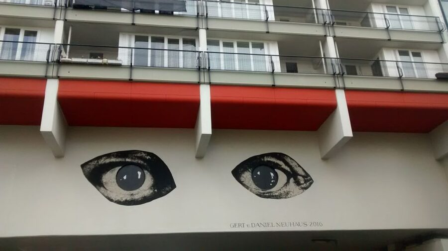 Berlin: Street Art and Alternative Tour - Friedrichshain and Mitte: big walls, small secrets