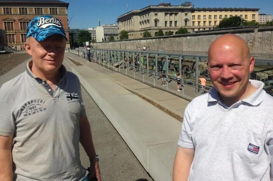 Berlin: Third Reich & Cold War Walking Tour - Hitler’s Bunker Site: Understanding the Last Days Without Sensationalism