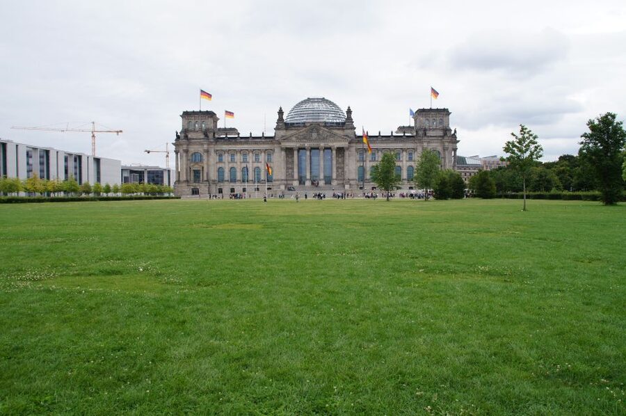 Berlín y el Nacionalsocialismo. Group Tour in Spanish - Goebbels, propaganda programs, and the idea of a future Germania
