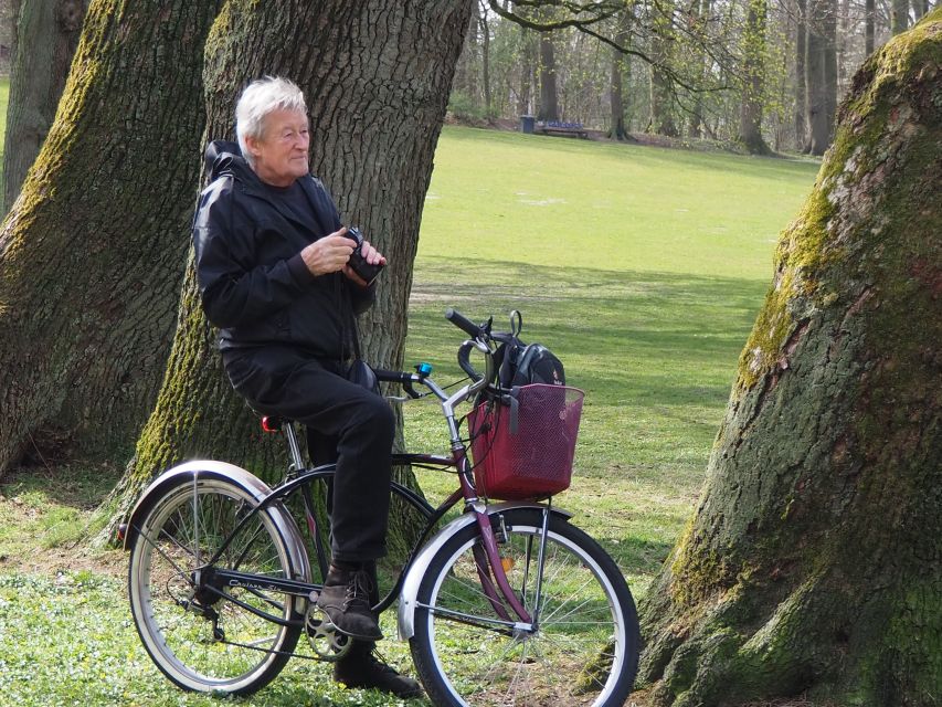 Bike tour around the Alster - Celebs, water, and nature - Liebesinsel, Goldbekufer, and Winterhuder Kanal: the water gets more intimate