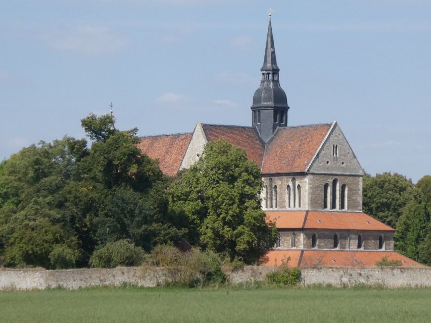 Braunschweig: Historischer Stadtrundgang mit zert. Guide - Finishing near Altstadtrathaus: a clear ending, not a wandering mystery