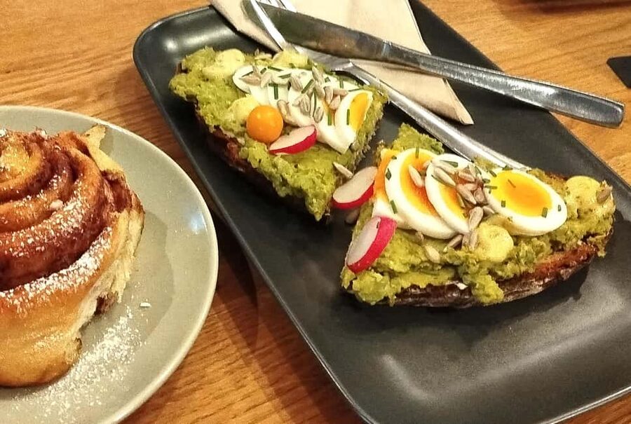 Bremen: Culinary Old Town Tour - with unique locations - Pace, comfort, and what to wear so you enjoy every stop