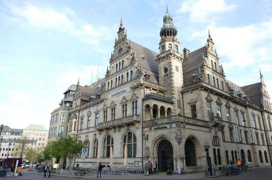 Bremen: Outdoor Escape Game in the Old Town - Outdoor Escape Game, Bremen Old Town as Your Mission Control