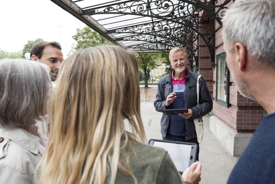 Bremen: Outdoor Escape Game in the Old Town - How the 2-Hour Clock Changes Your Team Strategy
