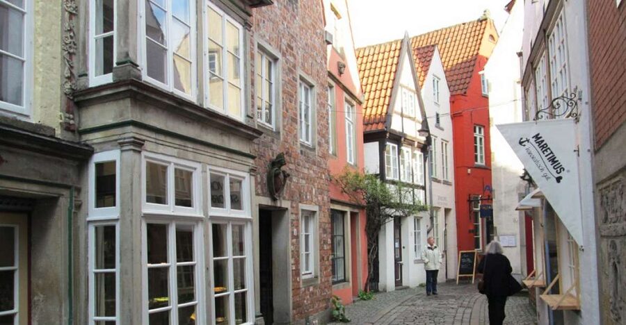 Bremen: Walking Tour of Historic Schnoor District - The Schnoor story begins with a Franciscan edge