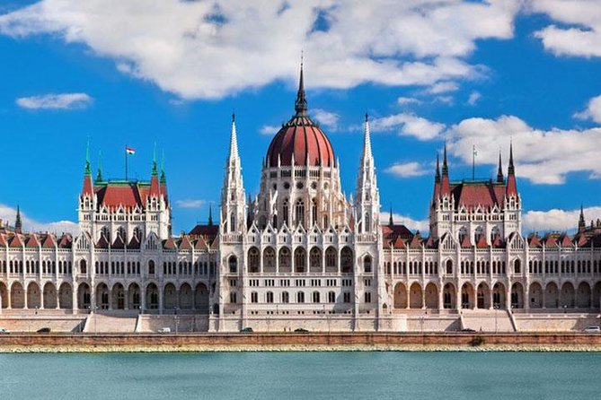 Central and Eastern Europe Highlights 7-Day Tour from Frankfurt - Day 2: Prague Castle, St. Vitus, Golden Lane, and Old Town Square