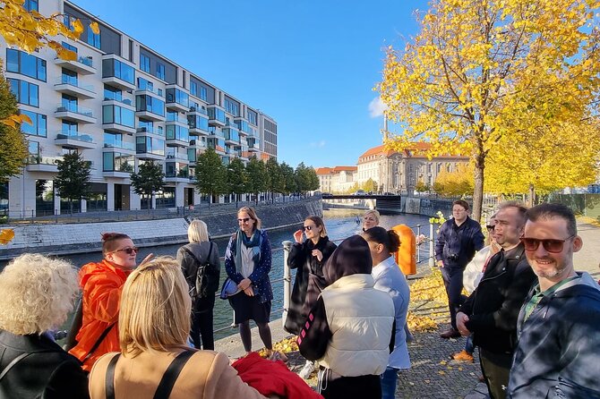 Charité Hospital Walking Tour: Exploring Berlin’s Medical History - Rudolf Virchow’s monument: modern pathology and the idea of social medicine