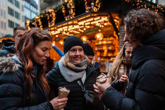 Christmas Markets Food Tour in Munich - Odeonsplatz Medieval Market finale: performances, costumes, and the Middle Ages vibe