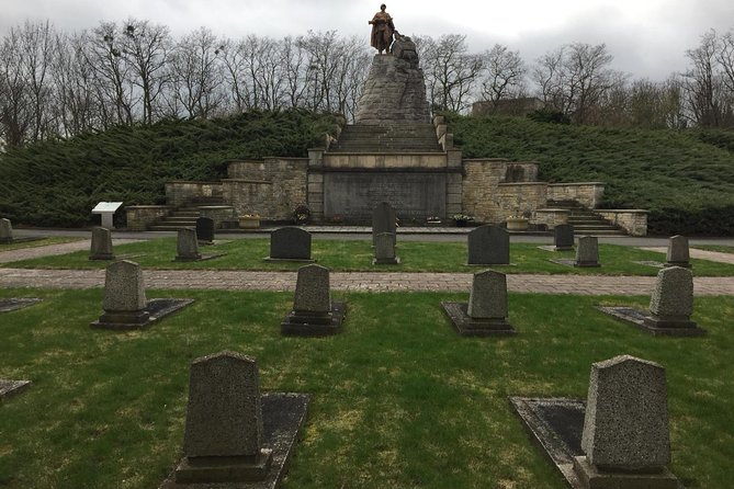Clash of Titans: Battle for Seelow Heights WW2 tour - Reitwein forest walking: Zhukov’s command point and the surviving trench lines