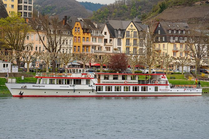Cochem 1-Hour Sightseeing Cruise - Reichsburg Castle from the water: the moment to aim for