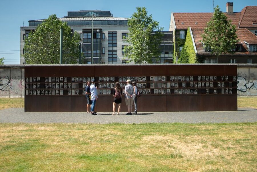 Cold War, Berlin Wall, Spies and the East Side Gallery - East Side Gallery: When the Wall Becomes Open-Air Art