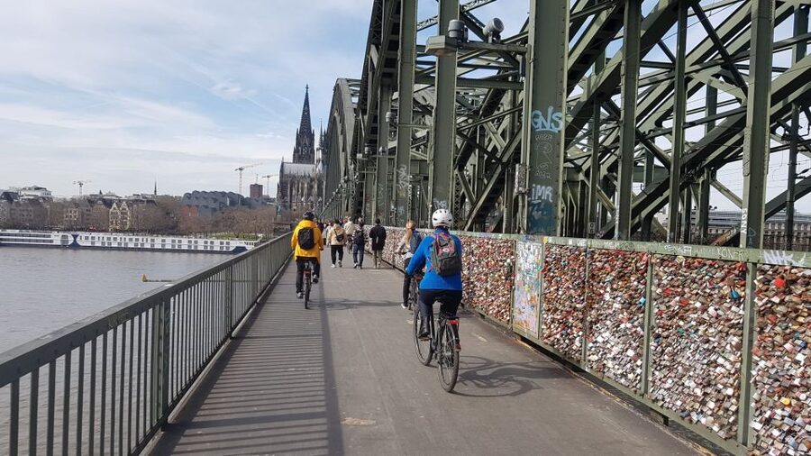 Cologne: 3-Hour Guided Bike Tour - Key Tour Takeaways